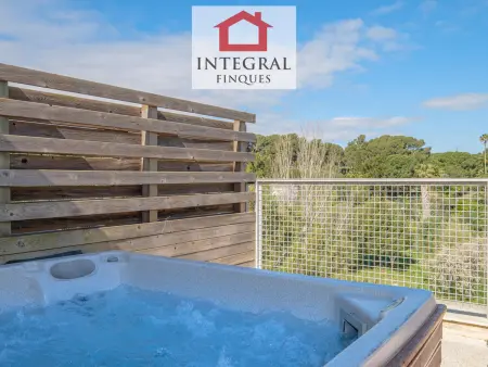 Triplex 3 chambres avec jacuzzi et piscine à Calonge : photo 2