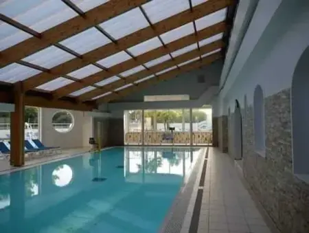 Location bungalow à Saint Jean de Monts, Bungalow accueillant à Saint-Jean-de-Monts avec piscine