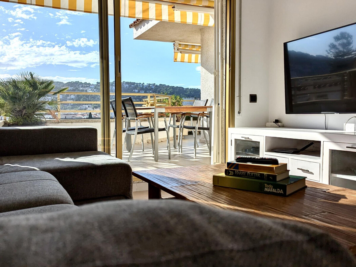 Appartement 6 pers., 3 chambres, terrasse vue village à Tossa de Mar - Photo 2