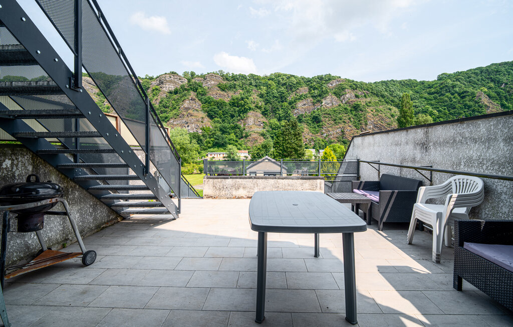 Appartement vue Meuse à Chooz, terrasse et terrain commun - Photo 4
