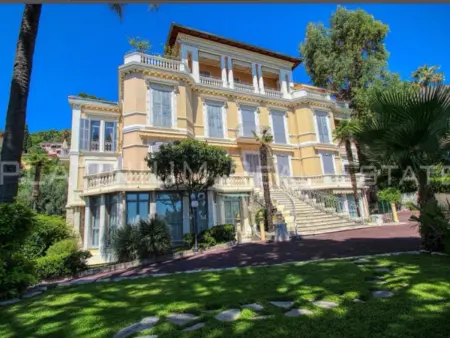 Location appartement à Menton, Calme 2P avec terrasse et jardin, parking et piscine