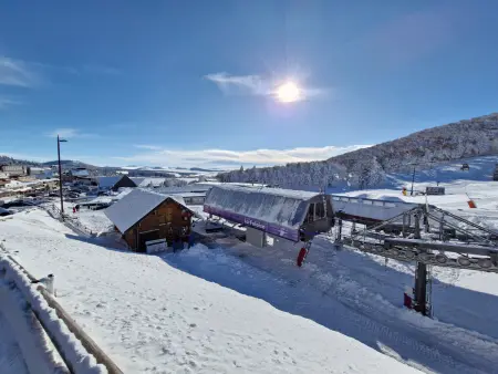 Studio montagnard 28m² Super Besse, parking privé - Photo 33