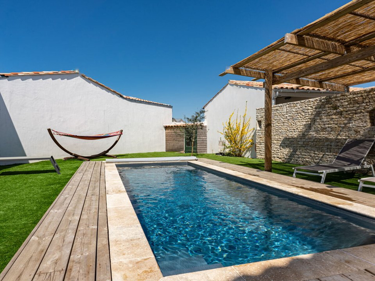Villa Bel Ebat au Bois-Plage-en-Ré, piscine et nage à contre-courant - Photo 1