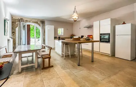 Maison en pierre 4 chambres avec piscine à Tarascon : photo 6