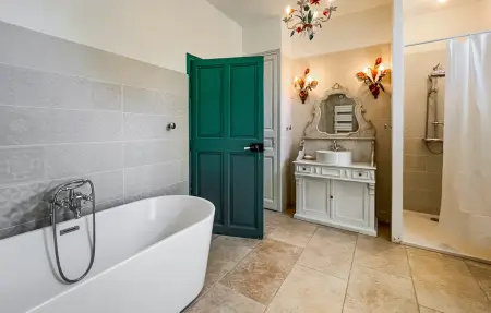 Maison en pierre 4 chambres avec piscine à Tarascon : photo 22