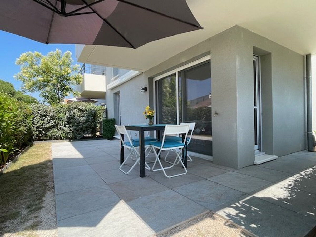 T3 neuf avec terrasse et parking au Lavandou - Photo 1