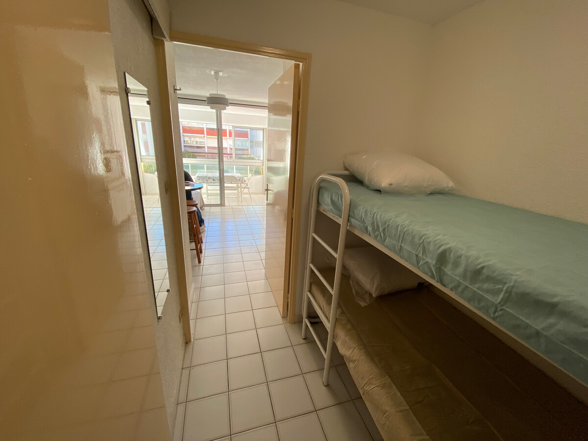 Studio cabine 4 pers. à 200m de plage, parking privé - Photo 8