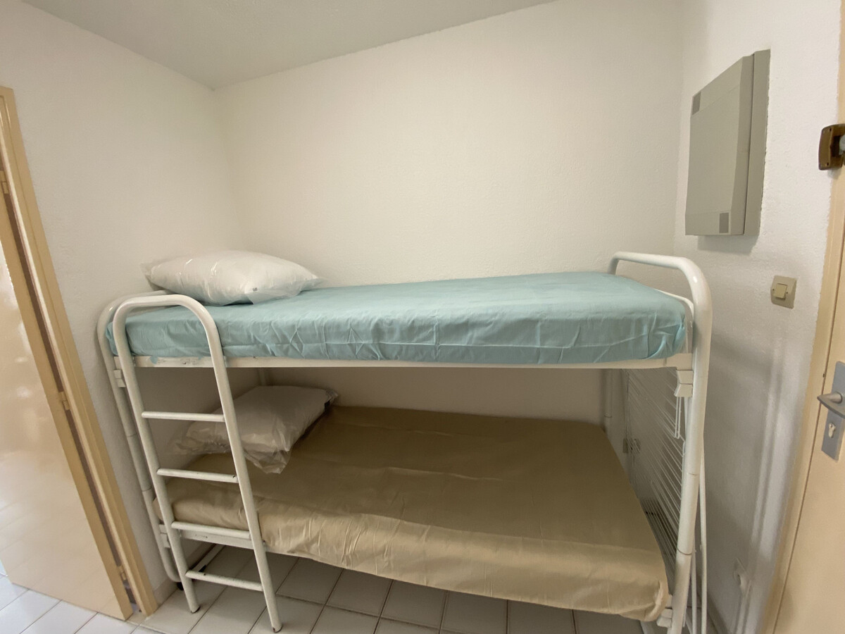 Studio cabine 4 pers. à 200m de plage, parking privé - Photo 9