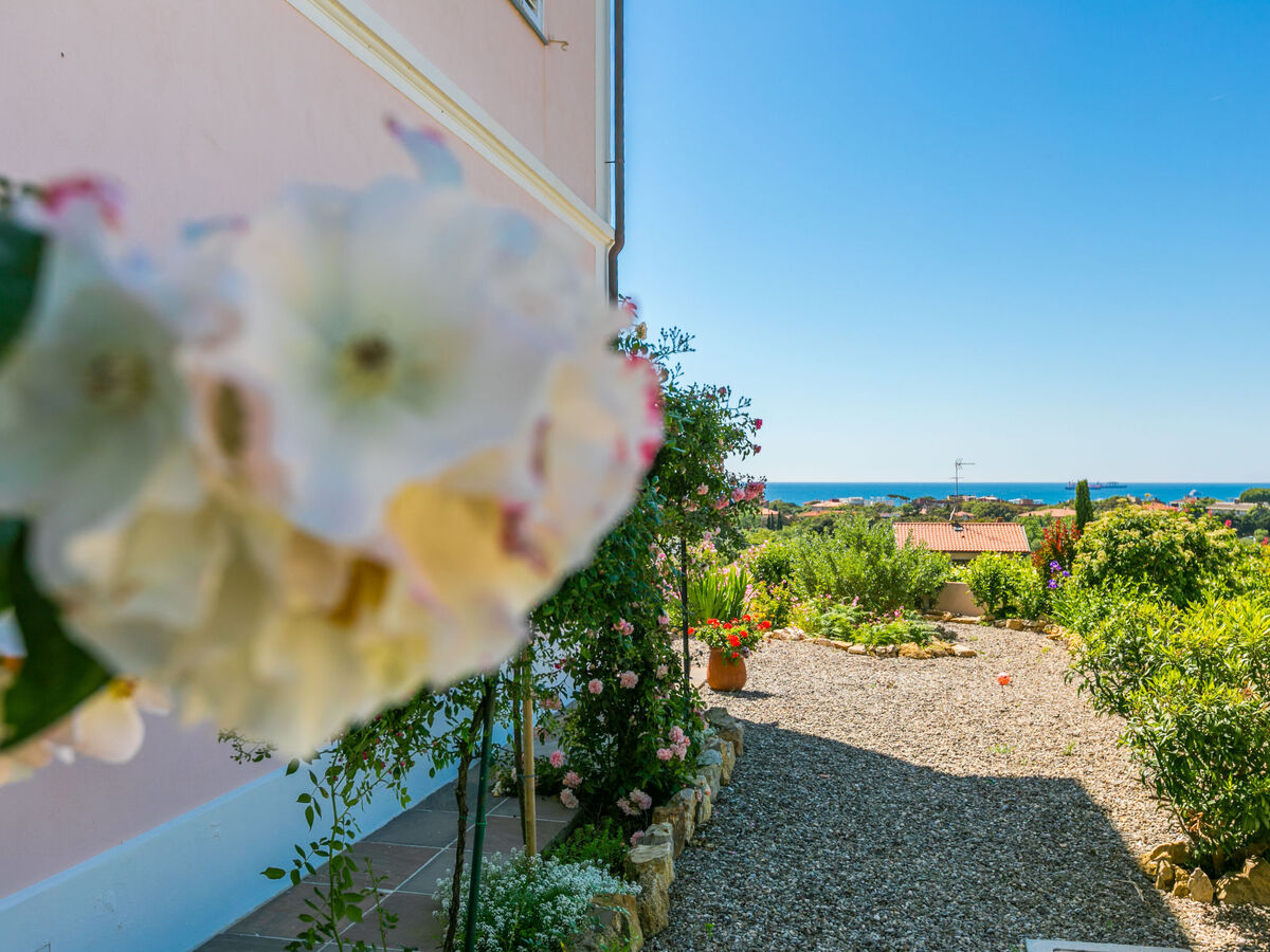 Maison delle Rose à Livourne, vue mer, jardin et plage à 900 m - Photo 2