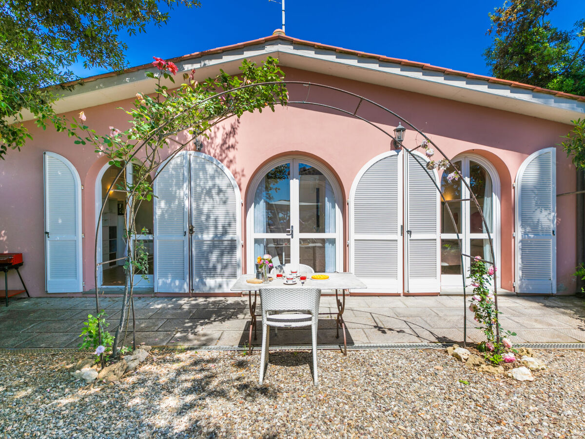 Maison delle Rose à Livourne, vue mer, jardin et plage à 900 m - Photo 4