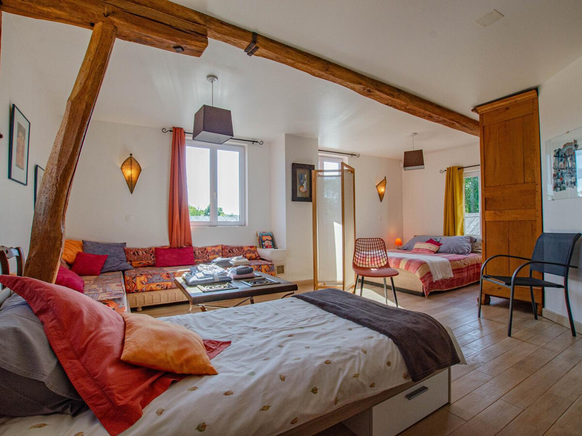 Gîte Chaource : maison 5 pers, cour close et cheminée - Photo 13