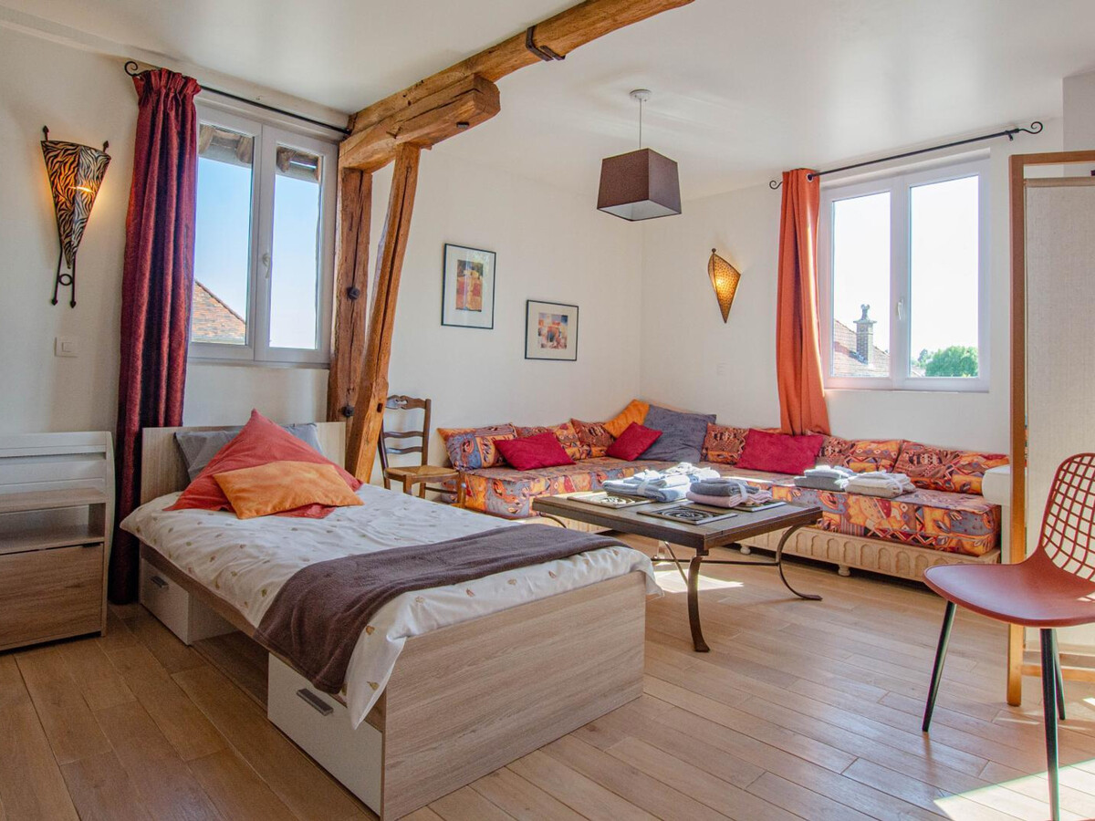 Gîte Chaource : maison 5 pers, cour close et cheminée - Photo 14