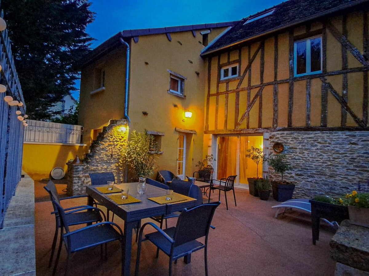 Gîte Chaource : maison 5 pers, cour close et cheminée - Photo 23