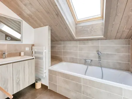 Chalet familial 5 chambres, proche ski, vue Mont-Blanc, parking et WiFi - Photo 4