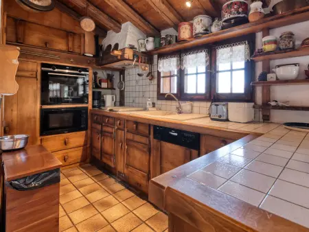 Chalet Savoyard Authentique, Ski aux Pieds, 8 Pers, Parking, Wifi - Photo 5