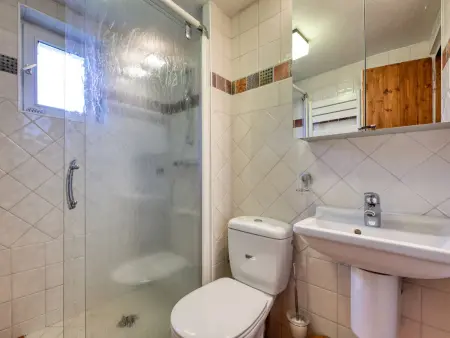 Chalet Savoyard Authentique, Ski aux Pieds, 8 Pers, Parking, Wifi - Photo 10