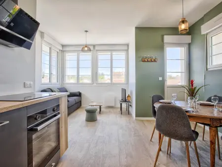 Location appartement à Merville Franceville Plage, Appartement lumineux avec 2 balcons à 600m de la plage