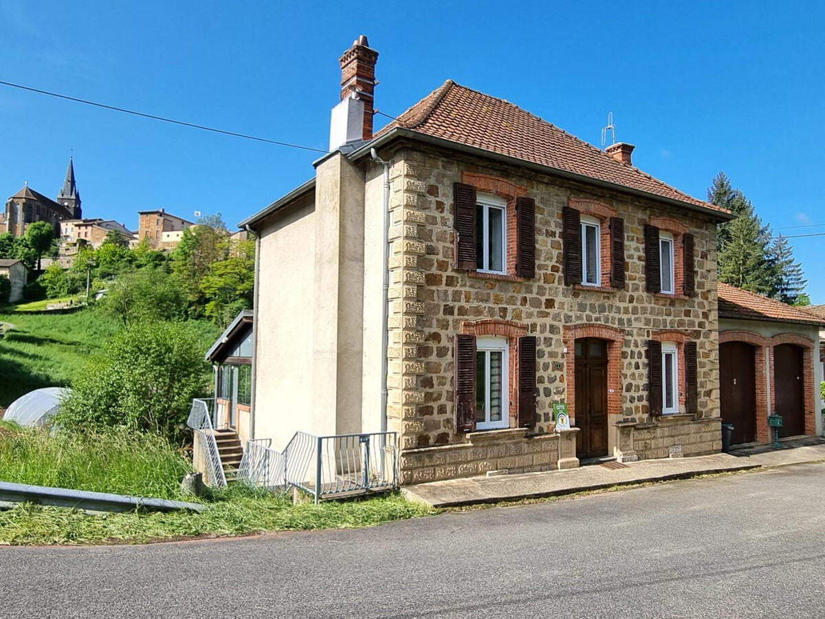 Gîte 6 pers. Néronde, vue village médiéval & jardin rivière - Photo 3