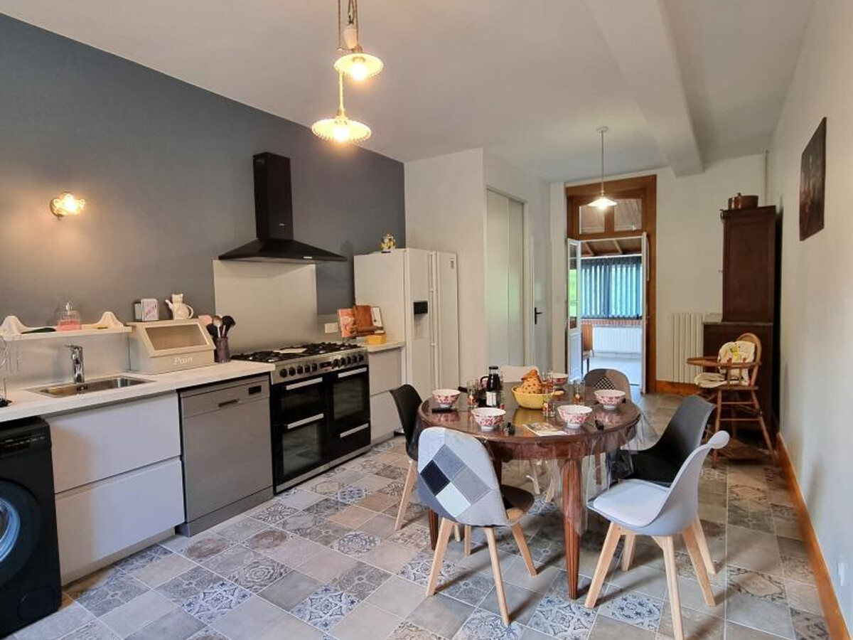 Gîte 6 pers. Néronde, vue village médiéval & jardin rivière - Photo 6