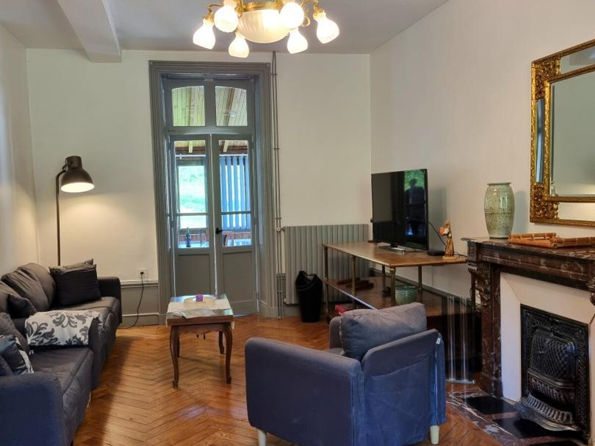 Gîte 6 pers. Néronde, vue village médiéval & jardin rivière - Photo 11