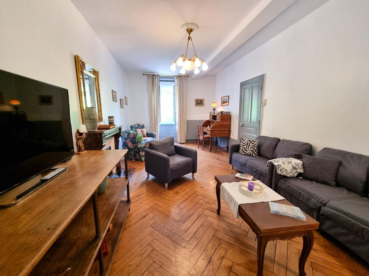 Gîte 6 pers. Néronde, vue village médiéval & jardin rivière - Photo 15