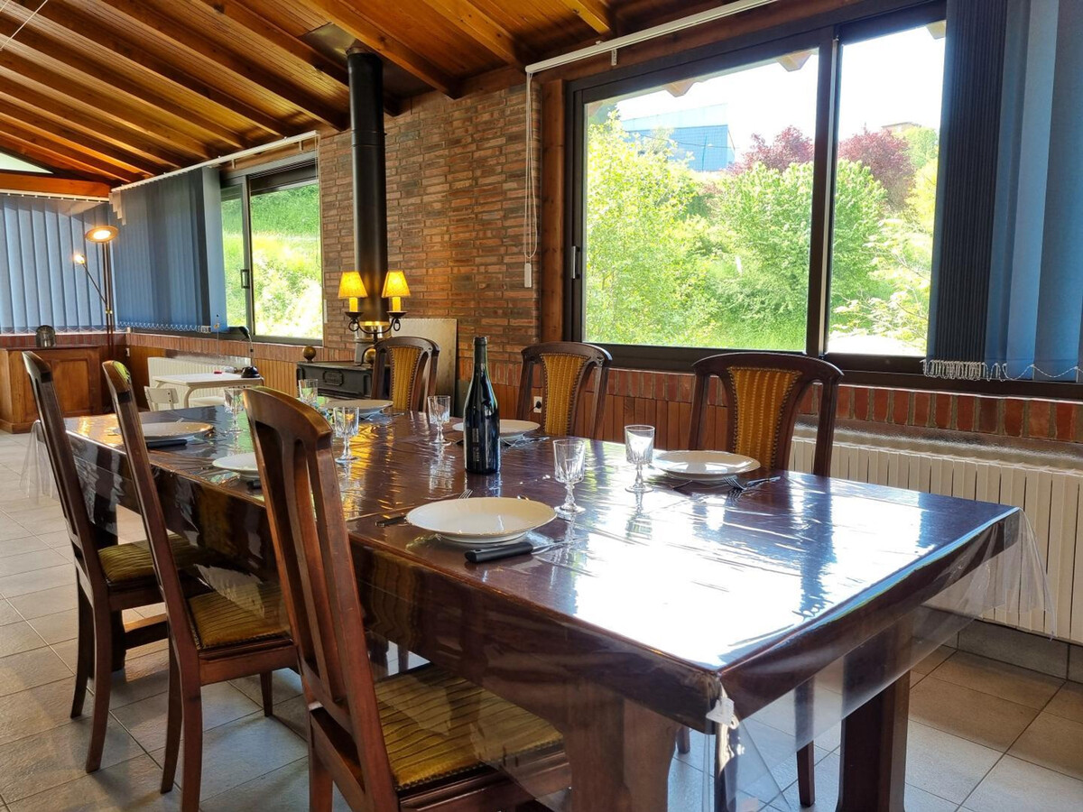 Gîte 6 pers. Néronde, vue village médiéval & jardin rivière - Photo 17