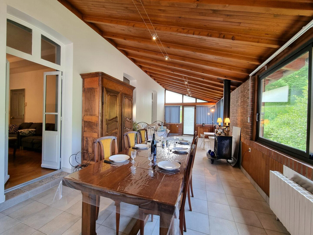 Gîte 6 pers. Néronde, vue village médiéval & jardin rivière - Photo 18