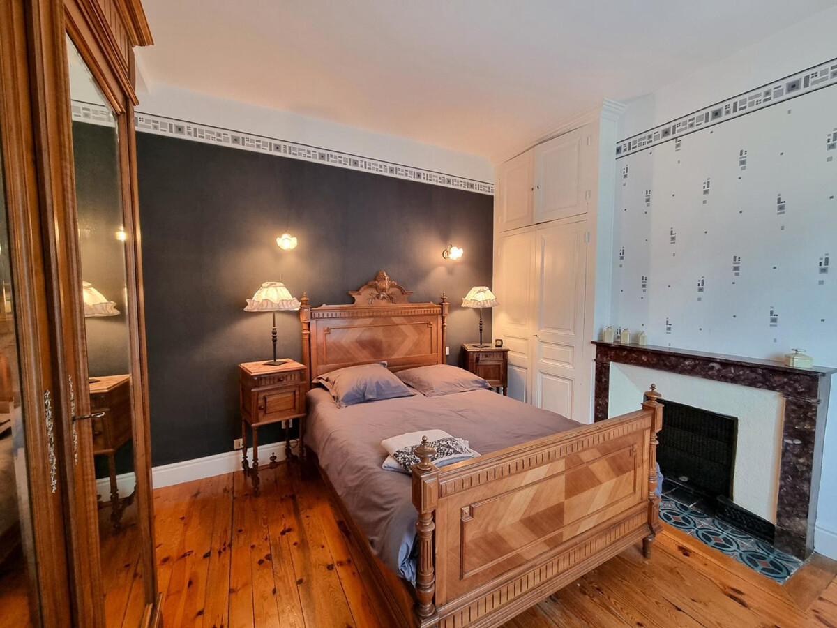 Gîte 6 pers. Néronde, vue village médiéval & jardin rivière - Photo 25