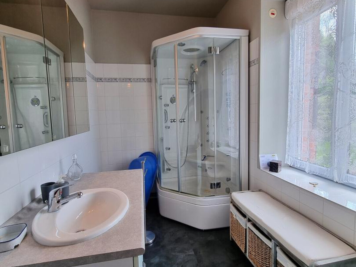 Gîte 6 pers. Néronde, vue village médiéval & jardin rivière - Photo 30