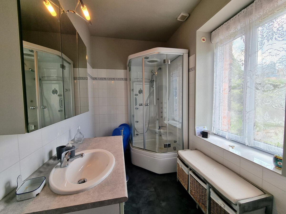 Gîte 6 pers. Néronde, vue village médiéval & jardin rivière - Photo 31