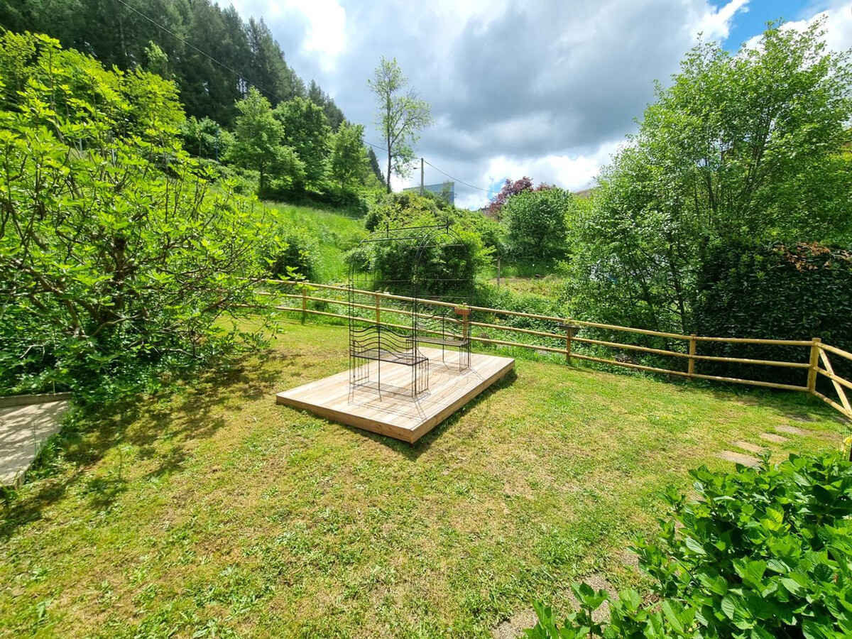 Gîte 6 pers. Néronde, vue village médiéval & jardin rivière - Photo 33
