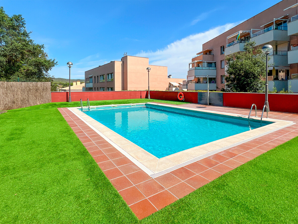 Appartement 5 pers. à Fenals, terrasse, piscine et plages - Photo 1