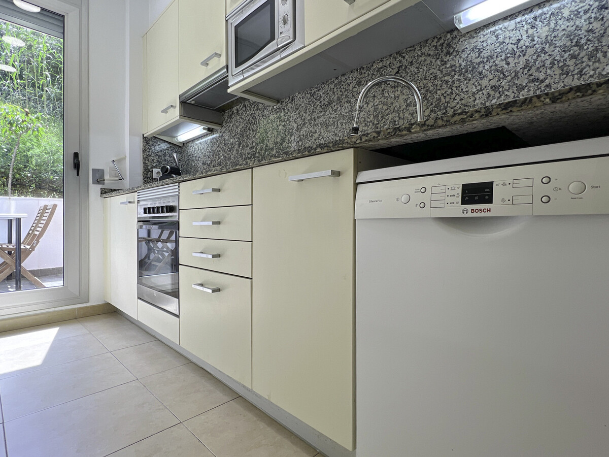Appartement 5 pers. à Fenals, terrasse, piscine et plages - Photo 12