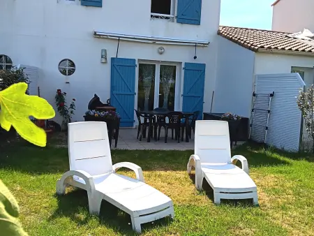 Location maison à La Faute sur Mer, Maisonnette Vendéenne 4 Pers. avec Piscine Privée et Parking Privé