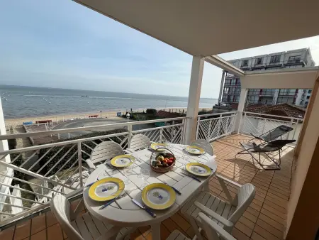 Location appartement à Arcachon, Appartement T3 en Bord de Mer à Arcachon avec Parking Sécurisé