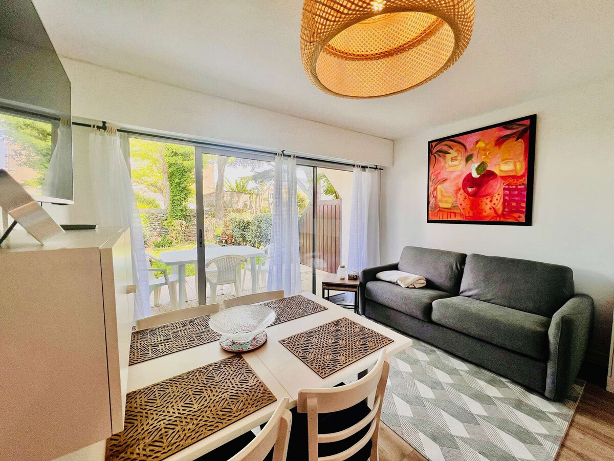 Studio 25m² à 50m de la plage, terrasse sud-est - Photo 2