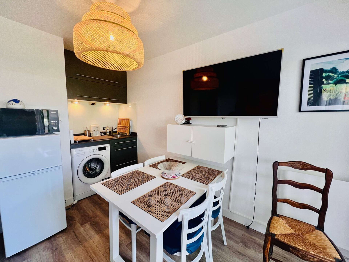 Studio 25m² à 50m de la plage, terrasse sud-est - Photo 6