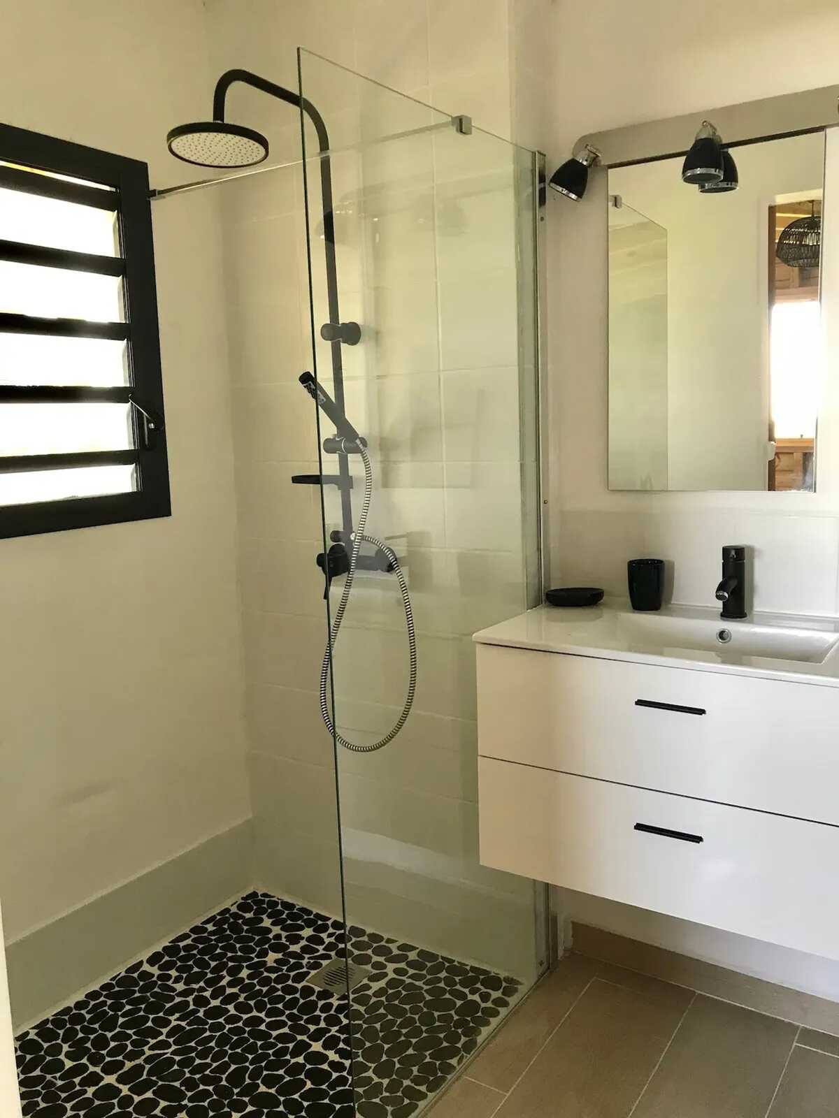 Chalet avec piscine privée chauffée à Le Gosier, Guadeloupe - Photo 6