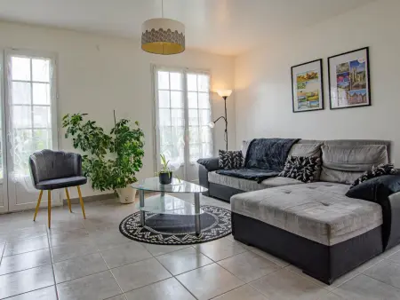 Gîte 6 pers. Rosières-prés-Troyes, jardin clos & animaux OK : photo 3