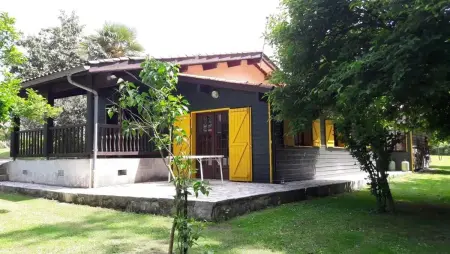 Chalet familial avec piscine partagée et jardin clôturé à Laurède : photo 11