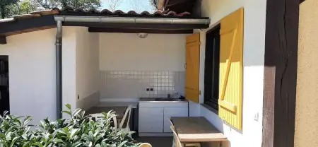 Chalet familial avec piscine partagée et jardin clôturé à Laurède : photo 13