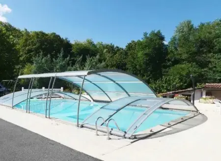 Chalet familial avec piscine partagée et jardin clôturé à Laurède : photo 16