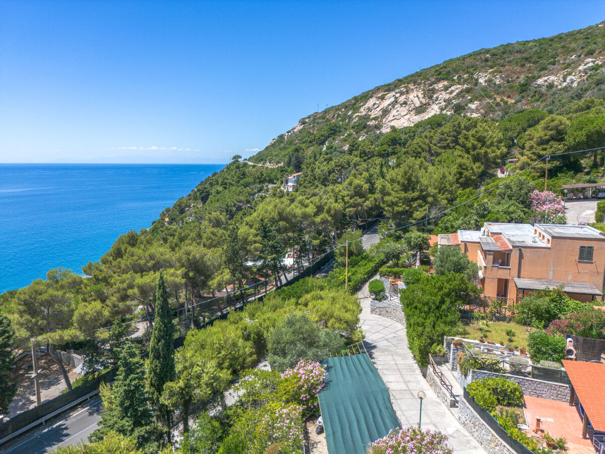 Sunny House, maison 3 niveaux vue mer à Marina di Campo - Photo 25