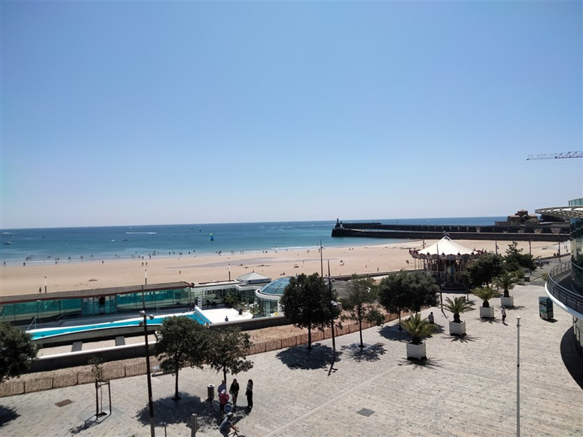 T2 face mer aux Sables-d'Olonne, terrasse avec vue - Photo 2