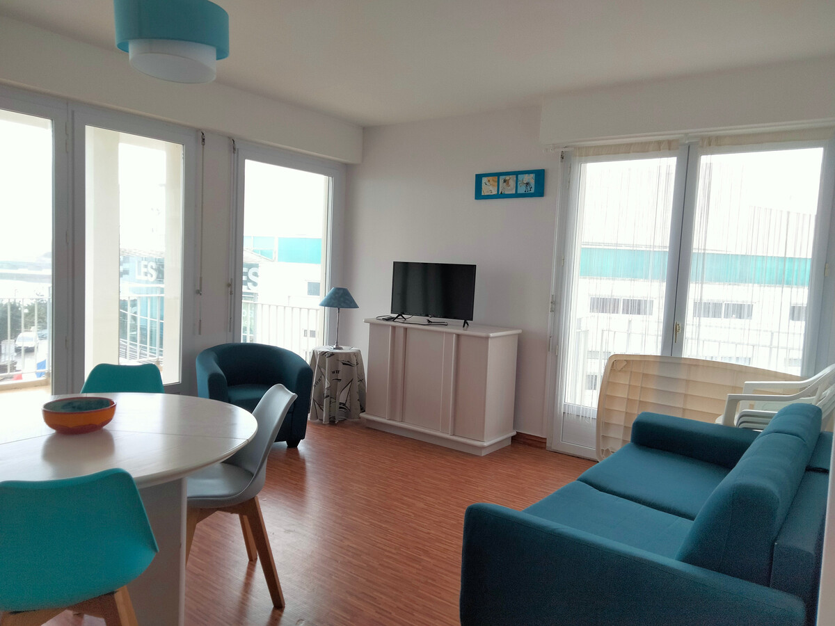 T2 face mer aux Sables-d'Olonne, terrasse avec vue - Photo 5