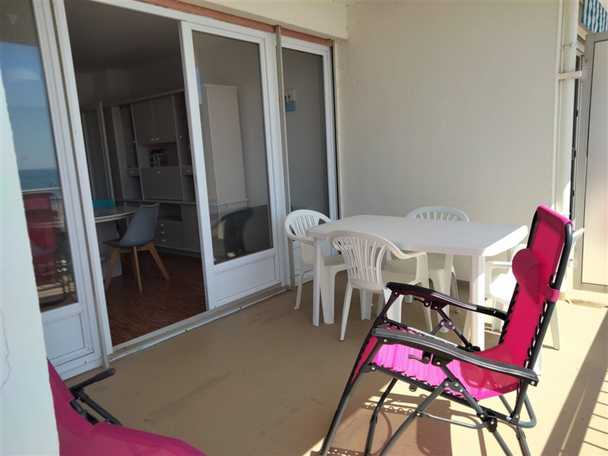 T2 face mer aux Sables-d'Olonne, terrasse avec vue - Photo 14