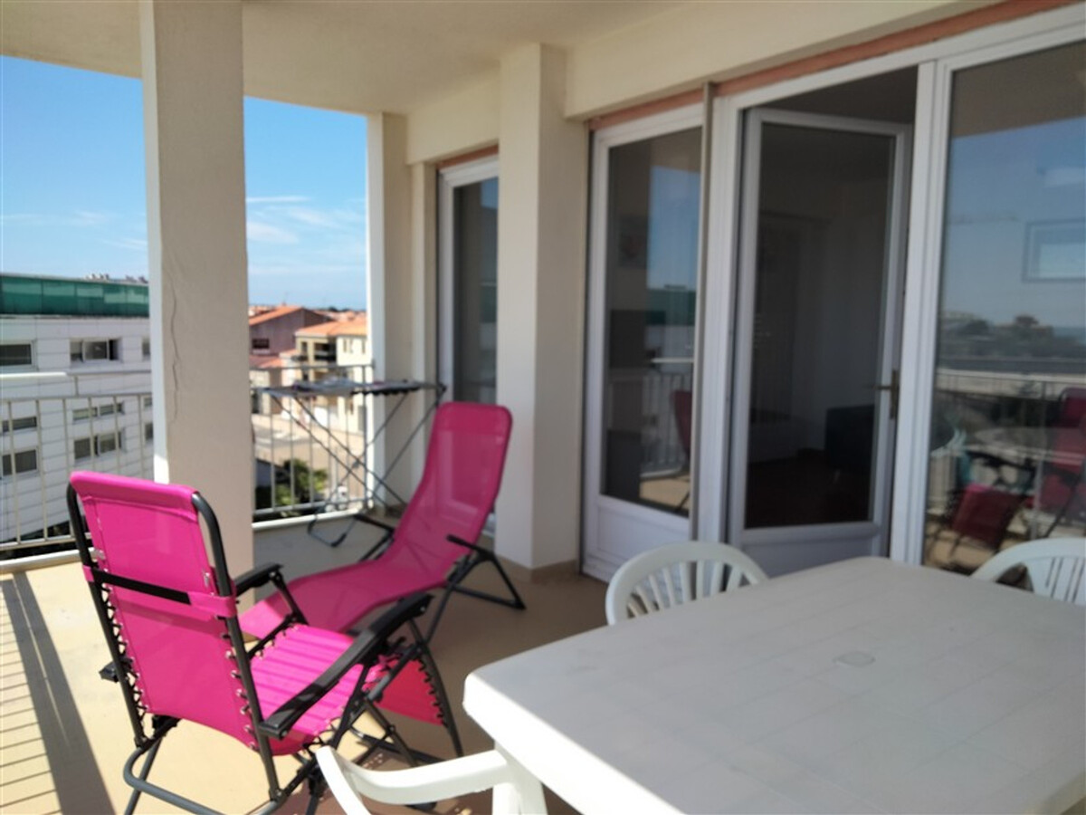 T2 face mer aux Sables-d'Olonne, terrasse avec vue - Photo 15