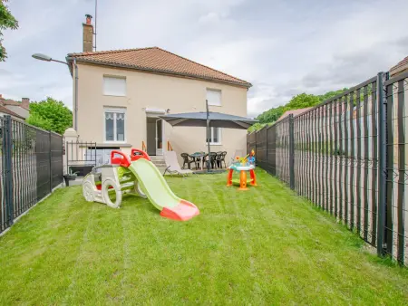 Location gite à Bar sur Aube, Gîte familial avec cheminée, jardin et spa - Bar-sur-Aube