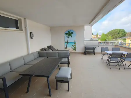 Appartement T2 avec Clim, WIFI, Terrasse et Garage à 200m Plage - Photo 2