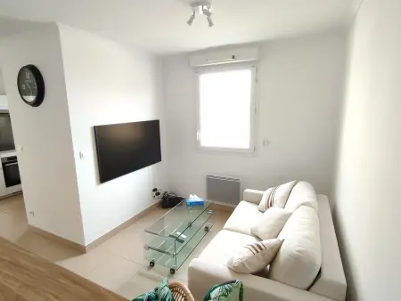 Appartement T2 avec Clim, WIFI, Terrasse et Garage à 200m Plage - Photo 4